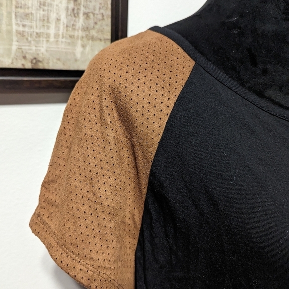 LAUREN RALPH LAUREN FAUX LEATHER SLEEVE BLACK TOP - Picture 6 of 6